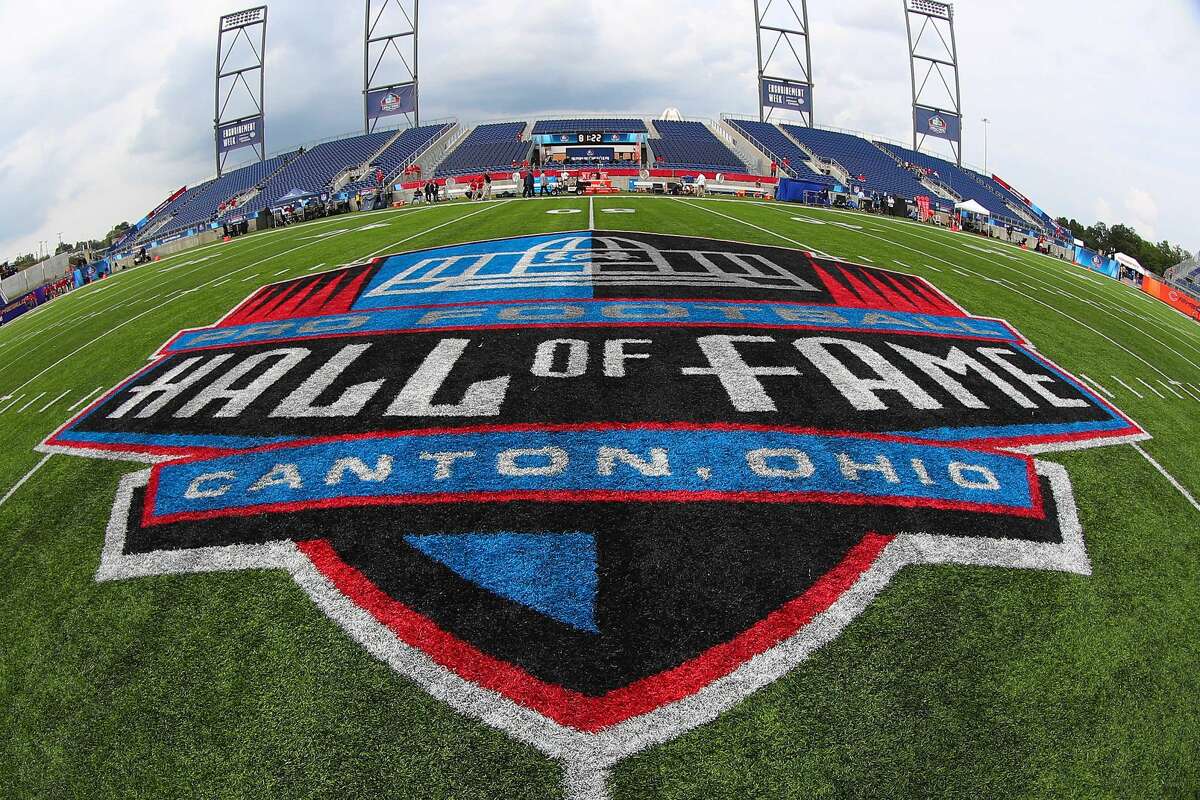 CANTON, OH - AUGUST 02: A General view of the Hall of Fame Logo at midfield prior to the National Football League Hall of Fame Game between the Chicago Bears and the Baltimore Ravens on August 2, 2018 at Tom Benson Hall of Fame Stadium in Canton, Ohi0.(Photo by Rich Graessle/Icon Sportswire via Getty Images)
