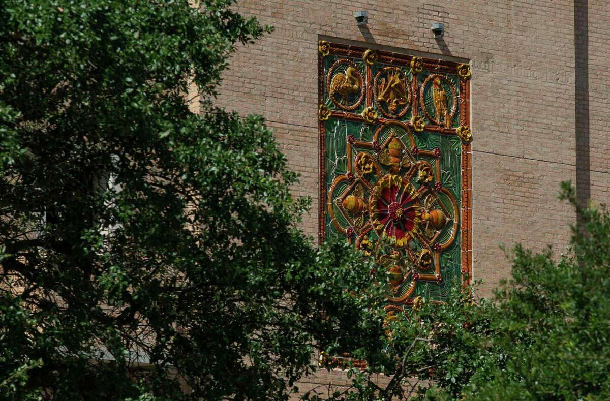 Artist Diana Kersey’s new mural on Oxbow office tower on Broadway in