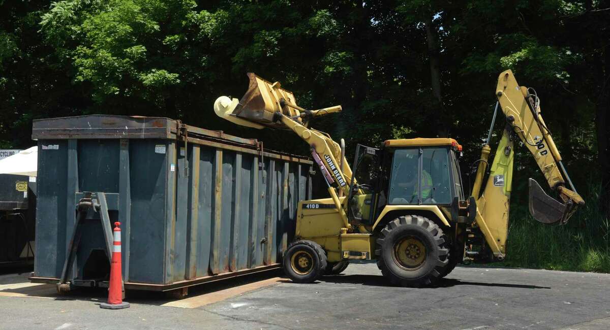 New Milford to bring in private company for recycling center