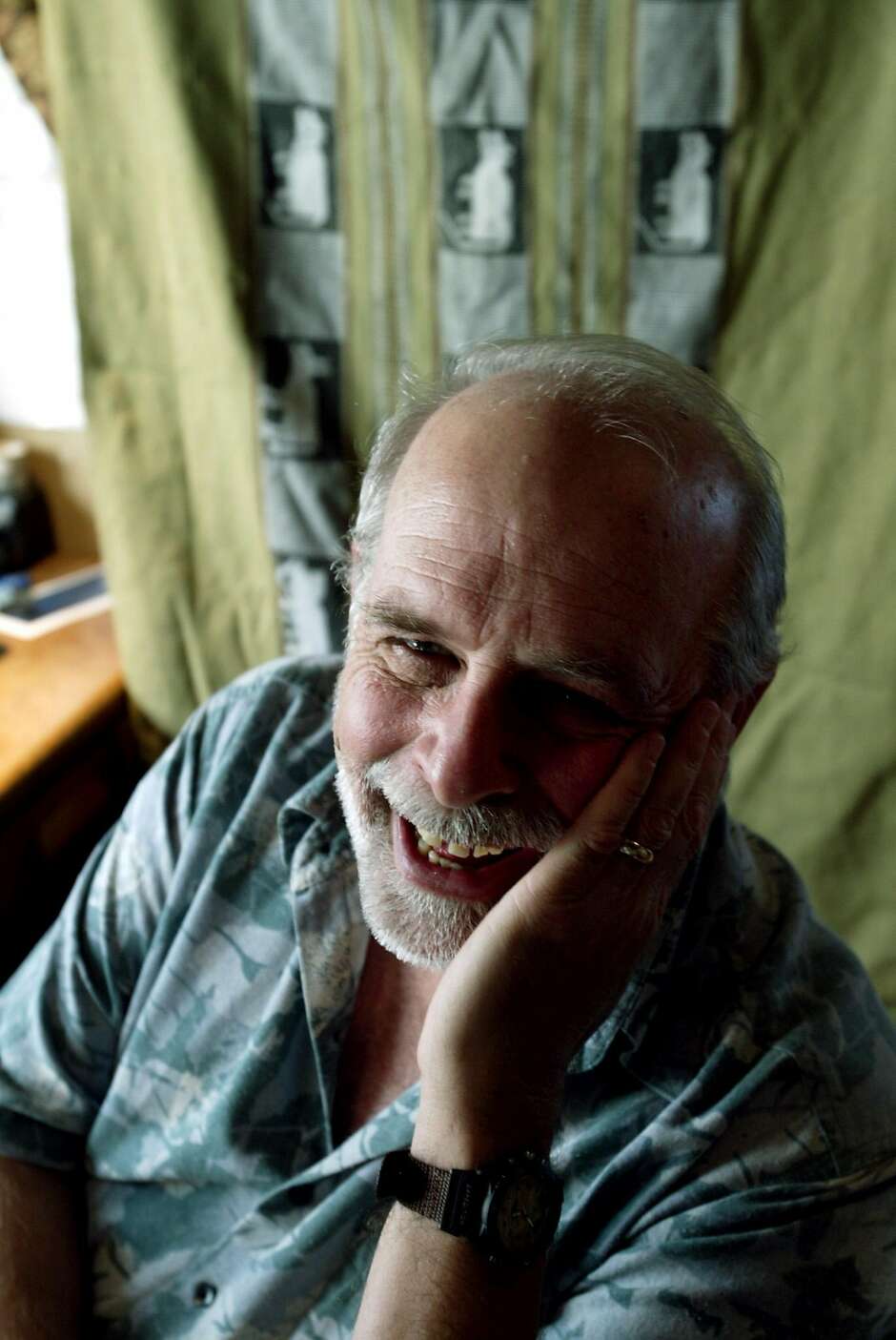 San Francisco peace activist Lee Thorn has died at 77.