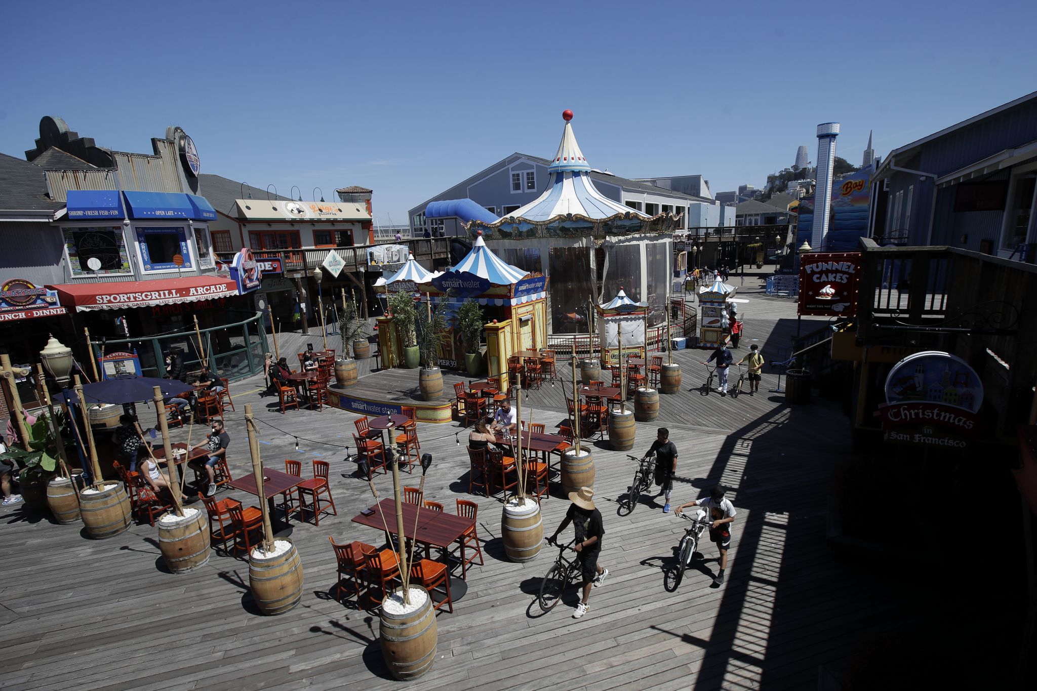 SAN FRANCISCO - APR 2, 2018: Visitors Flock To Pier 39 At San