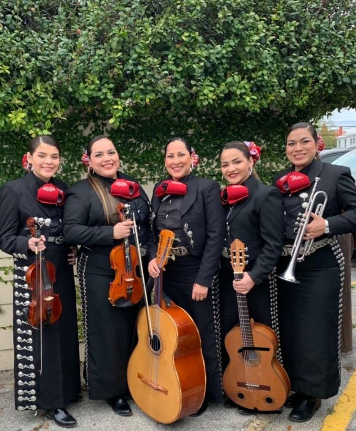 These Texas all-female mariachi groups are breaking down stereotypes