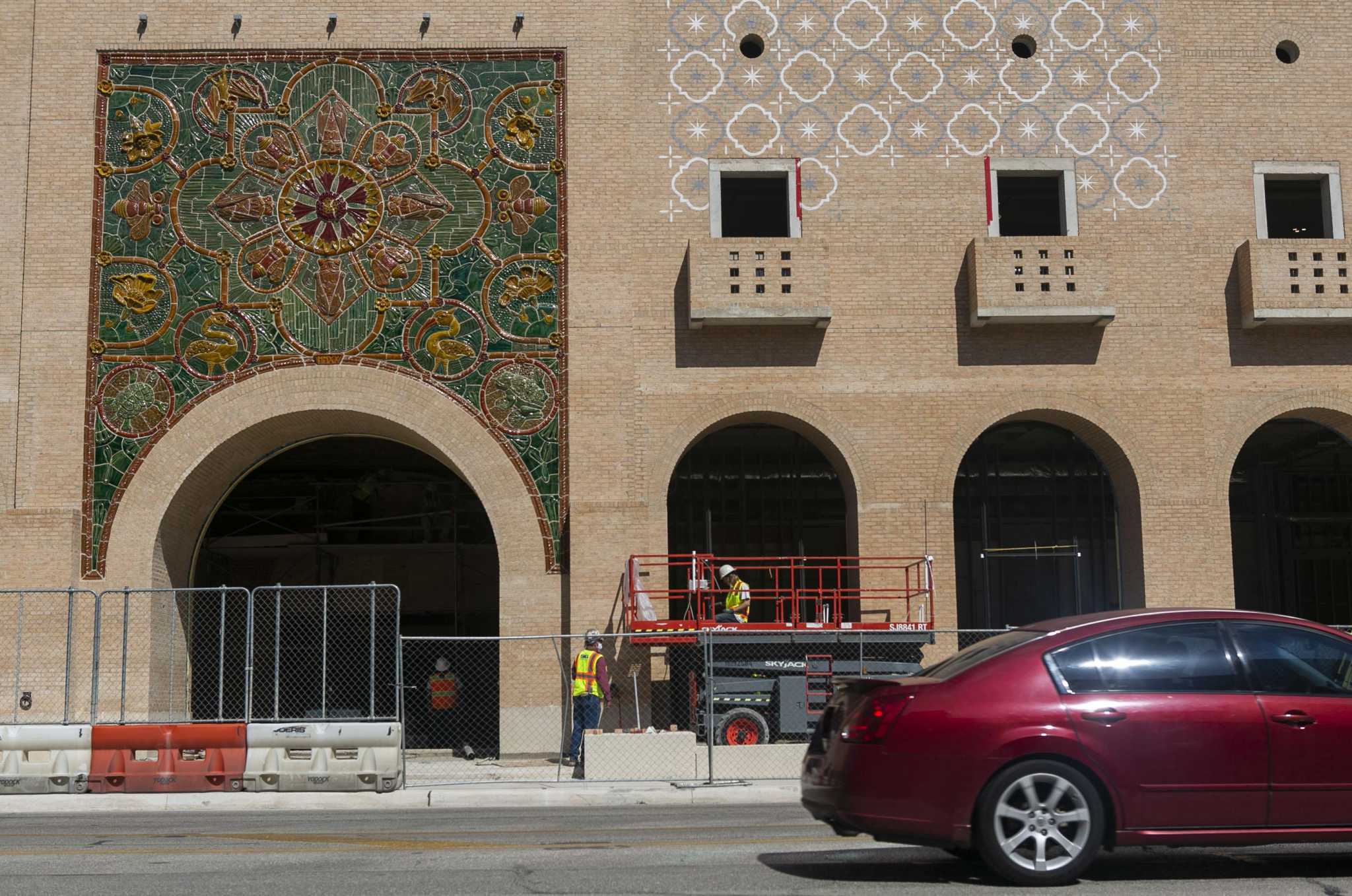 Artist Diana Kersey’s new mural on Oxbow office tower on Broadway in