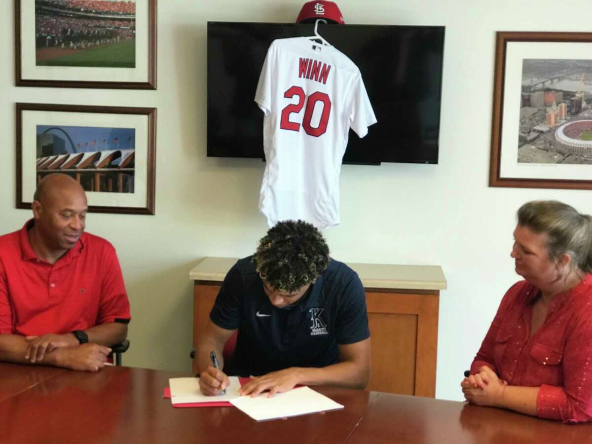 Masyn Winn offically signed his major league contract with the St. Louis Cardinals.