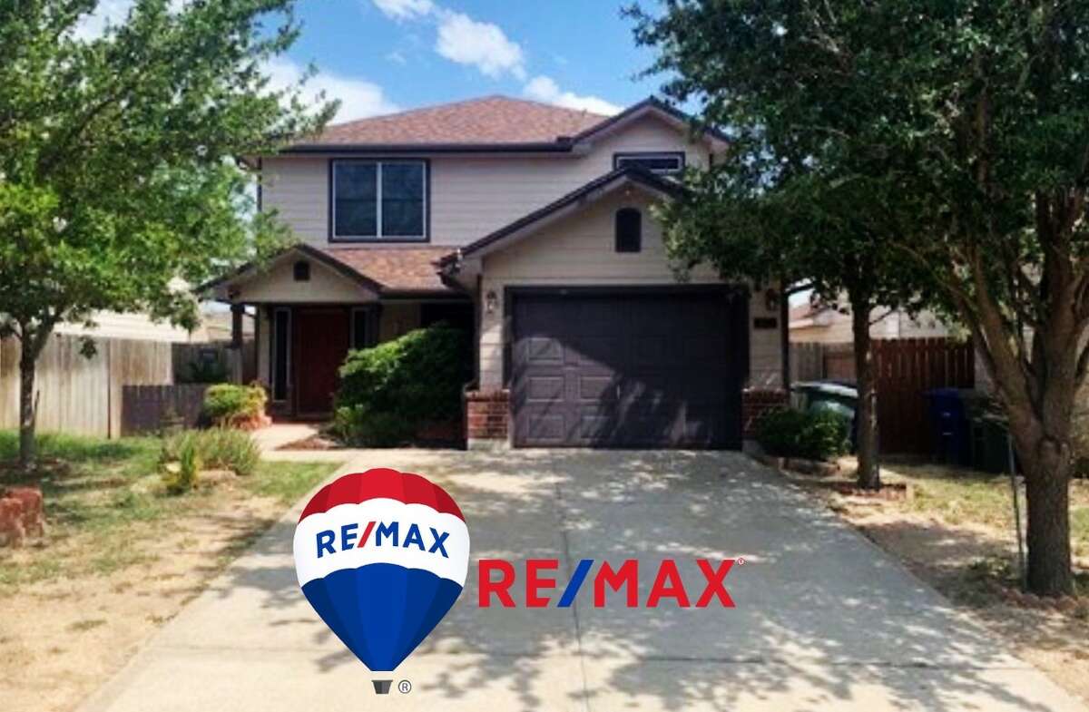1803 Arkansas Pass. Click the address for more information.  3 bed/ 2.5 bath 2 story home in Green Ranch 2,135 sq feet Erica Reyna, REALTOR RE/MAX Real Estate Services 956-333-1049
