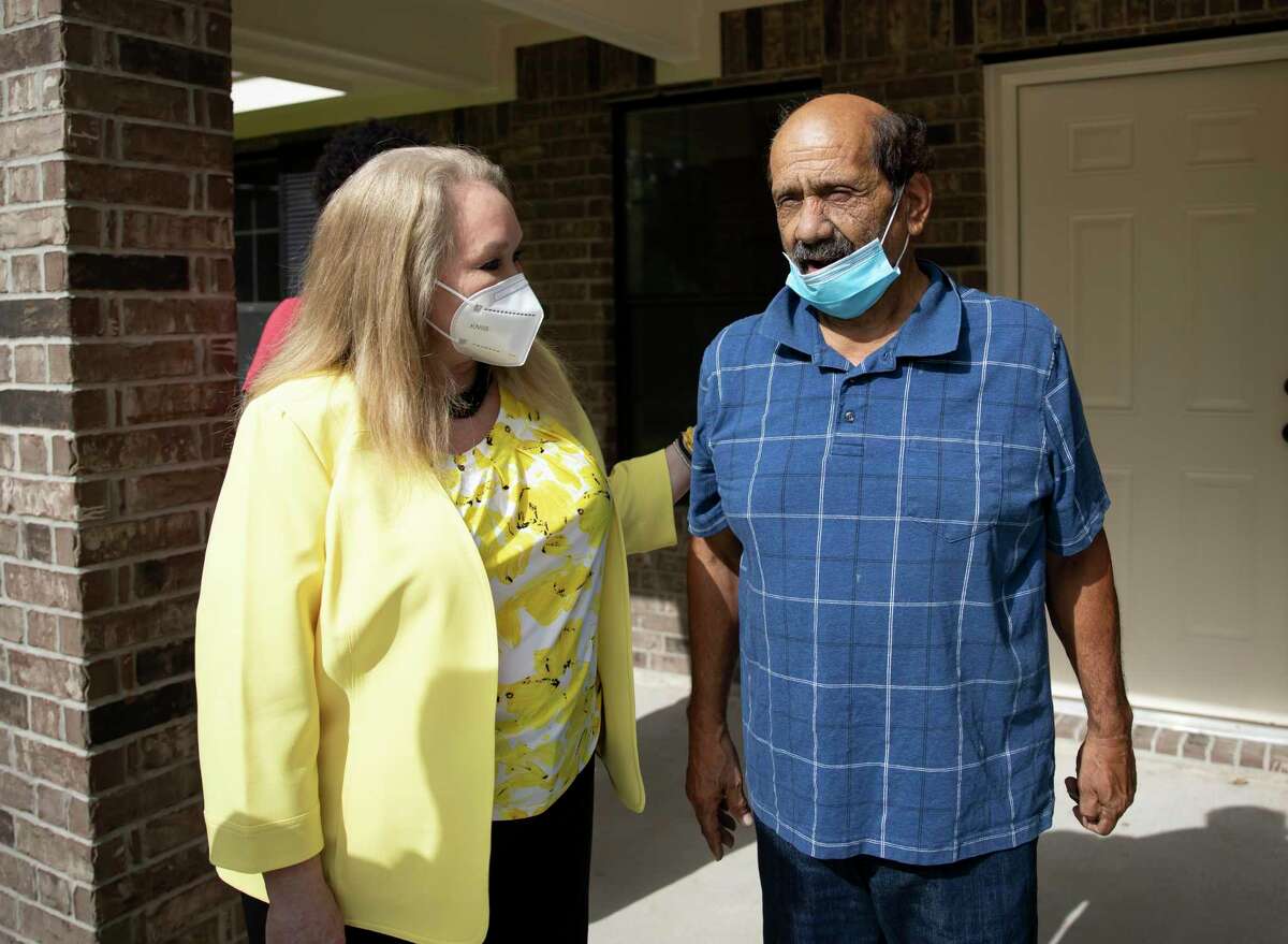 Housing program 5 Conroe families to new homes