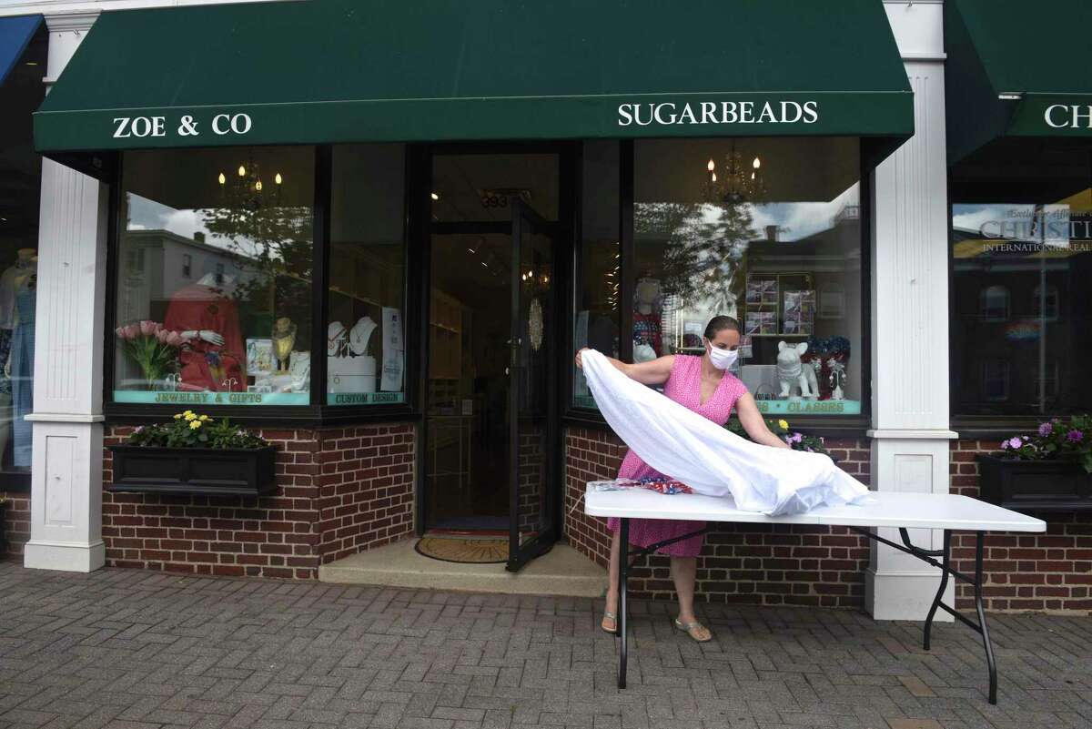 Ridgefield's Summer Sidewalk Stroll underway