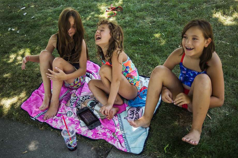 Three Best Friends Figure Out How To Play Together During