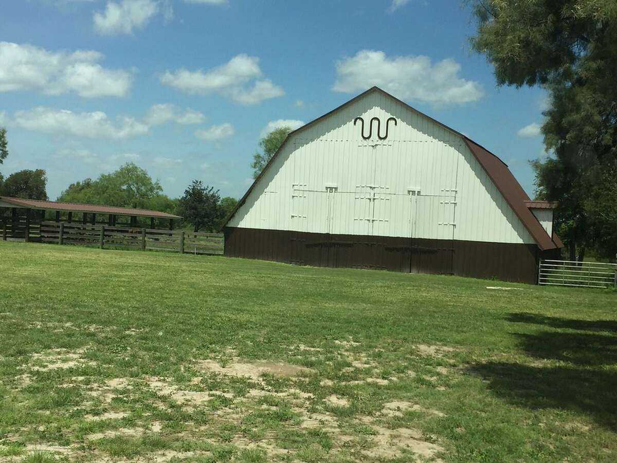 Put a little 'hitch in your giddyup' at these Texas ranches
