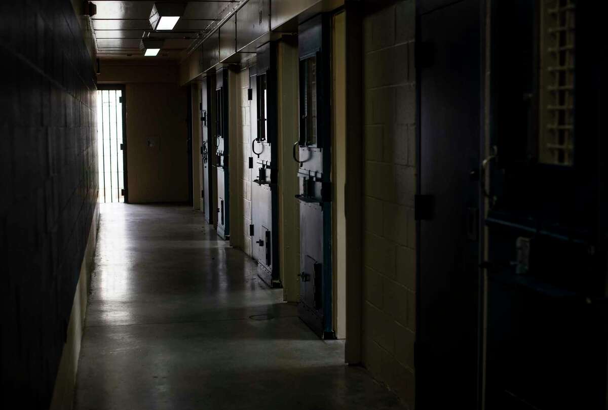 FILE -- A hallway lined with cell units and shower stalls at the former Arthur Kill Correctional Facility in New York, Sept. 12, 2017. The need to repair the nation’s criminal justice system has brought together the two parties in a way that is unusual in these days of partisan strife. (Andrew Seng/The New York Times)