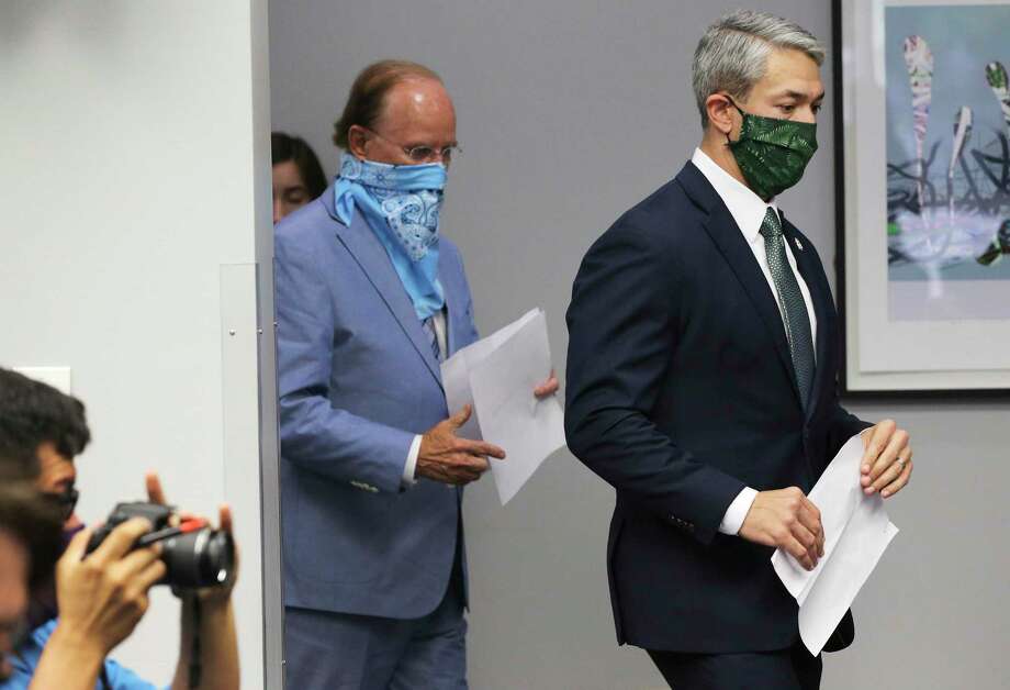San Antonio Mayor Ron Nirenberg (right) and Bexar County Judge Nelson Wolff are continuing to strongly encourage the public to wear masks to protect themselves from COVID-19. The virus shows no signs of slowing down in the local area or across Texas. Photo: Kin Man Hui /Staff Photographer / **MANDATORY CREDIT FOR PHOTOGRAPHER AND SAN ANTONIO EXPRESS-NEWS/NO SALES/MAGS OUT/ TV OUT