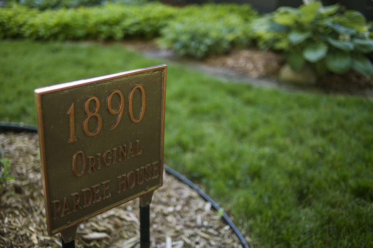 The O'Neil garden at 803 W. Ellsworth Street will be included in the annual Garden Walk on Tuesday, July 14, 2020. (Katy Kildee/kkildee@mdn.net)