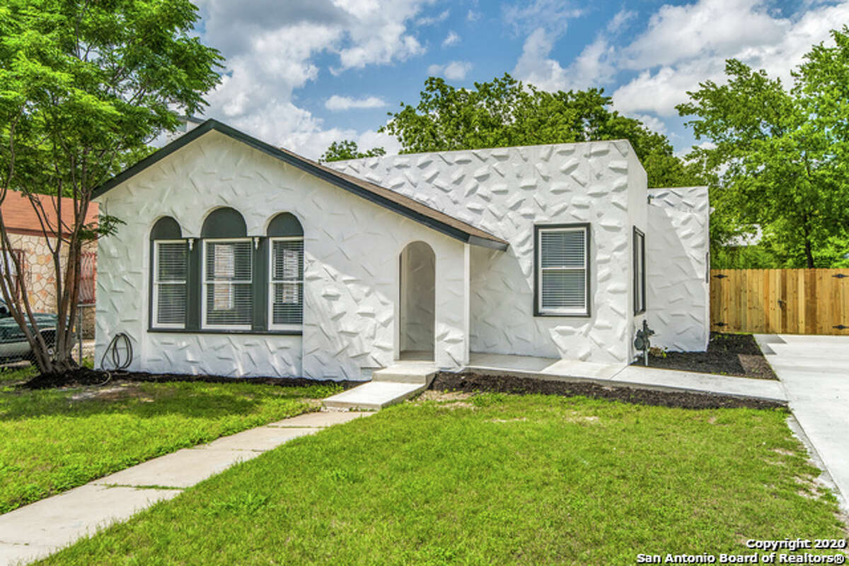 Woodlawn Lake Historic neighborhood has its own style