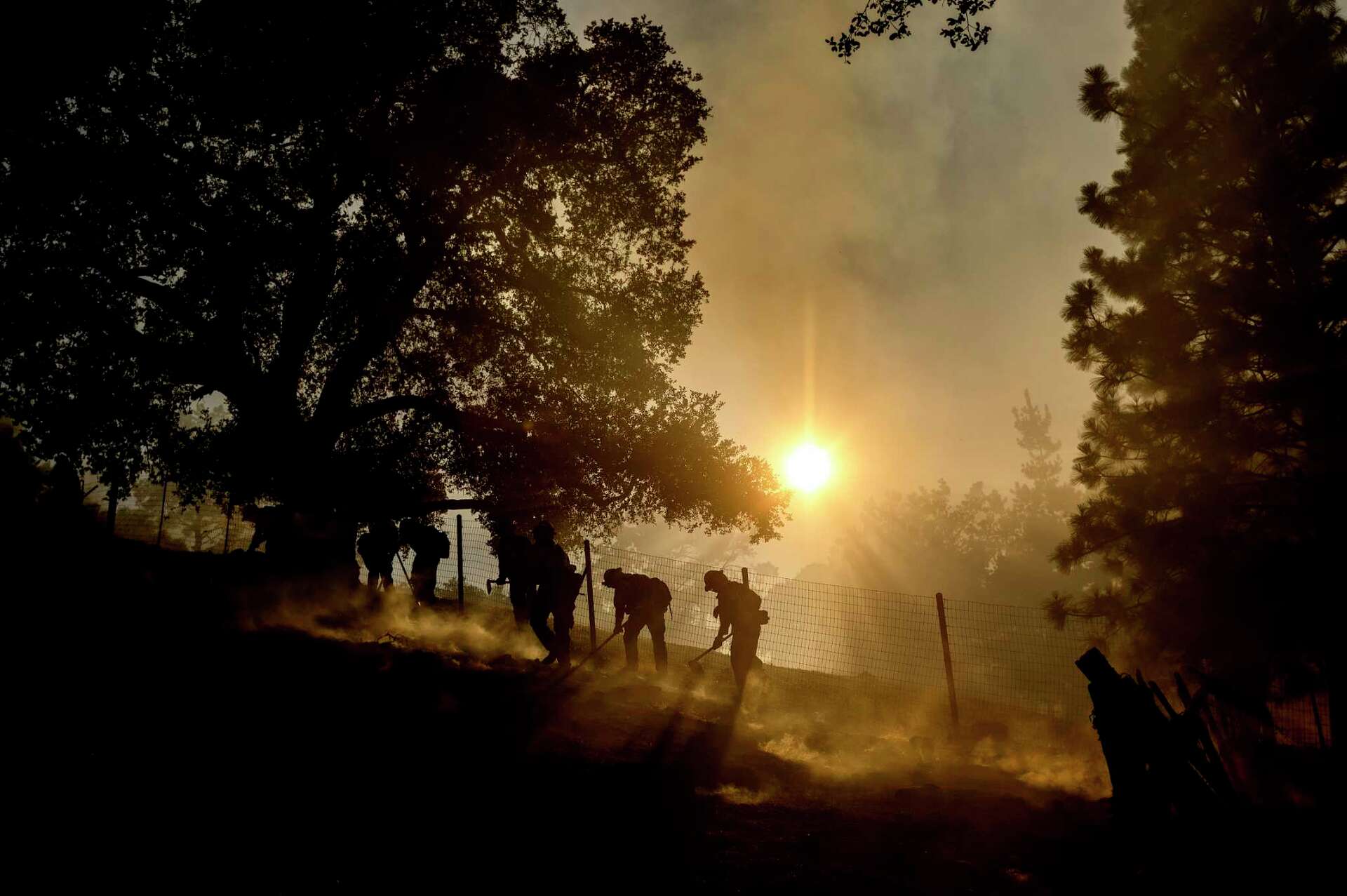 Fire on I-680 shuts lanes in Benicia; crews battle 2,000-acre blaze ...