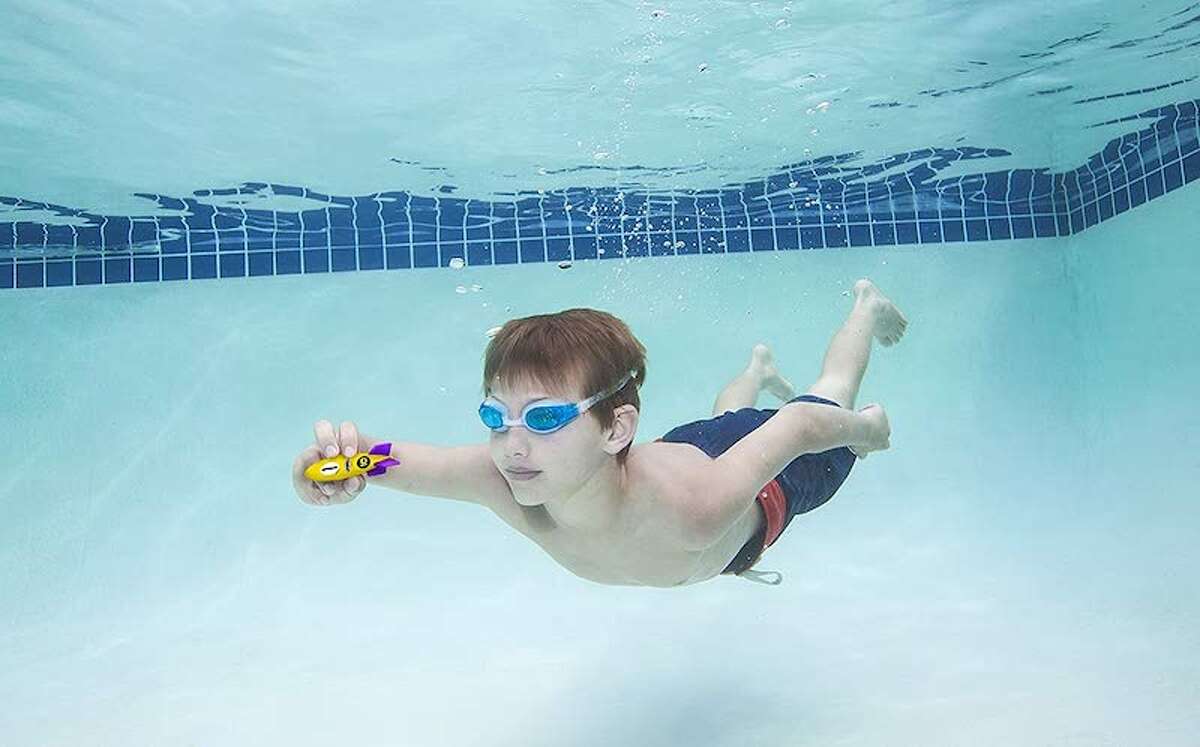 swimming pool diving toys
