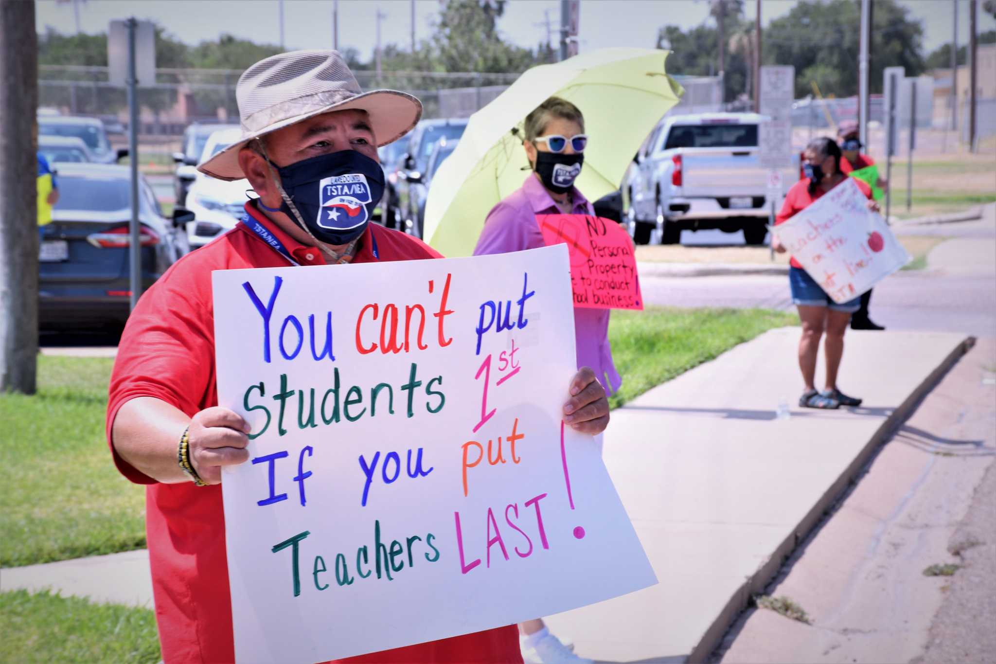 UISD Once Again Urged To Raise Teachers Pay