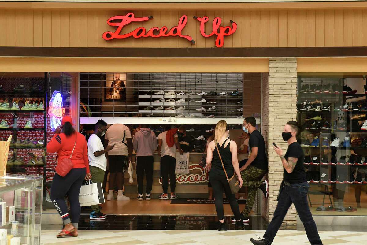 Crossgates Mall reopens with mask requirement