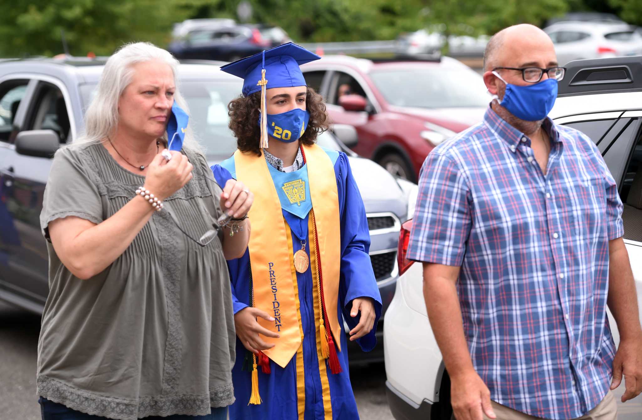 Photos Seymour High School drivethru graduation