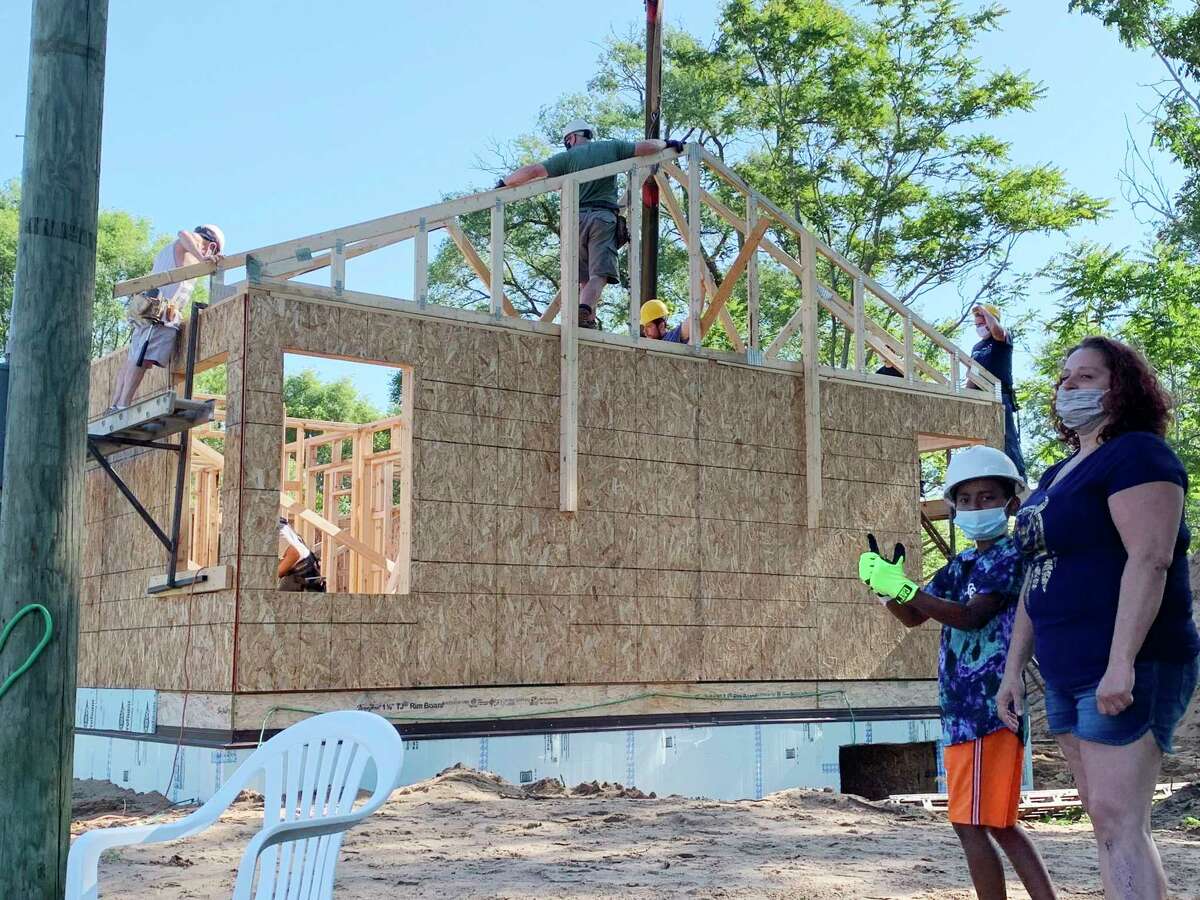 Habitat for Humanity gets to work on new Eastlake home