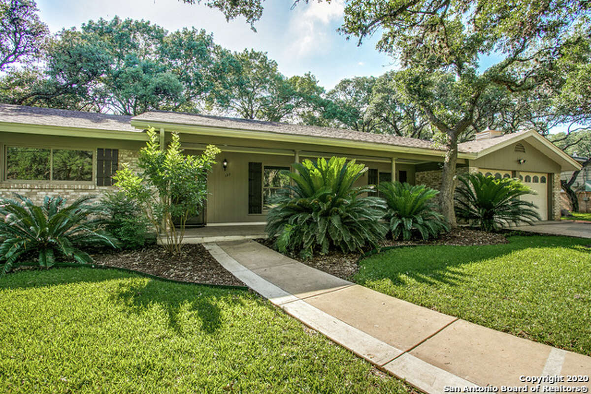 Life in the 'Alist community' of Hollywood Park