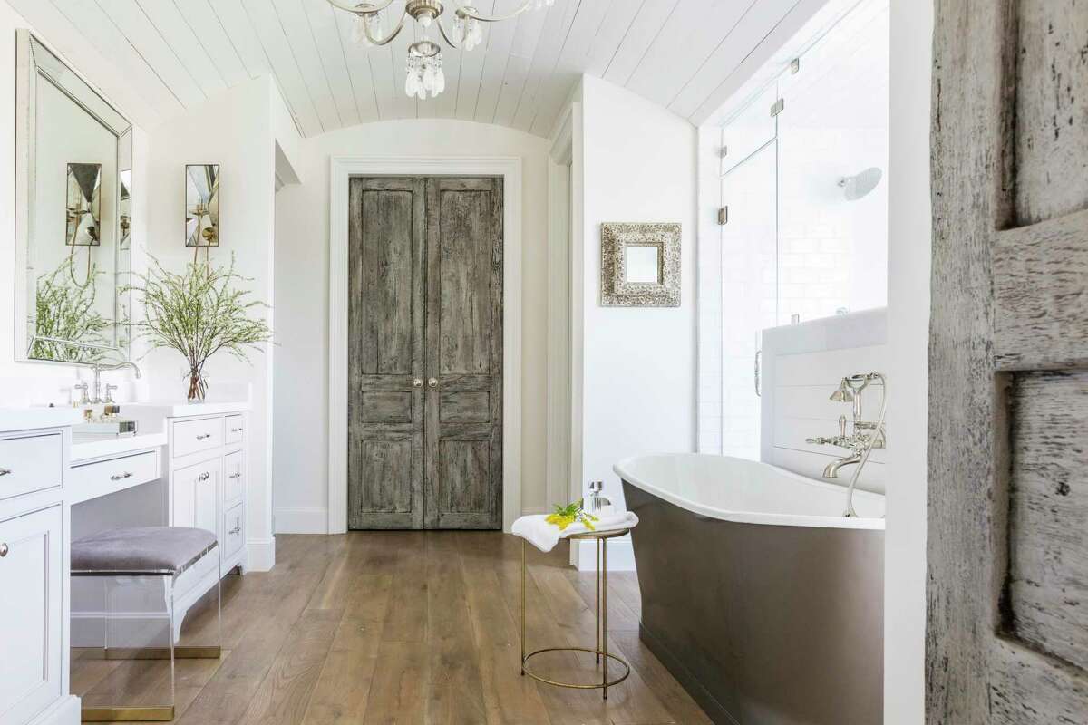 35 ideas to amp up your bathroom’s style