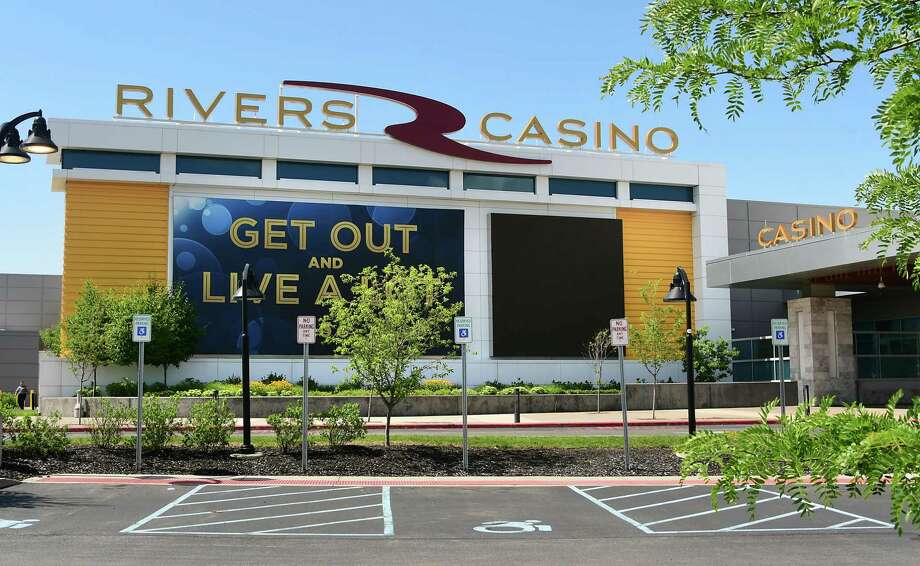 two rivers casino closing