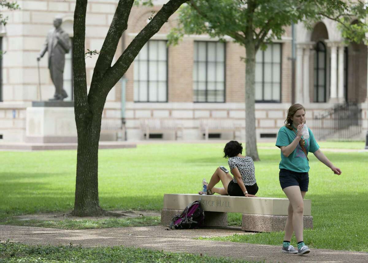 Rice students walk the campus on August 19, 2014 at Rice University in Houston, TX. Rice classes start Monday August 25, 2014. (Photo: Thomas B. Shea/For the Chronicle)