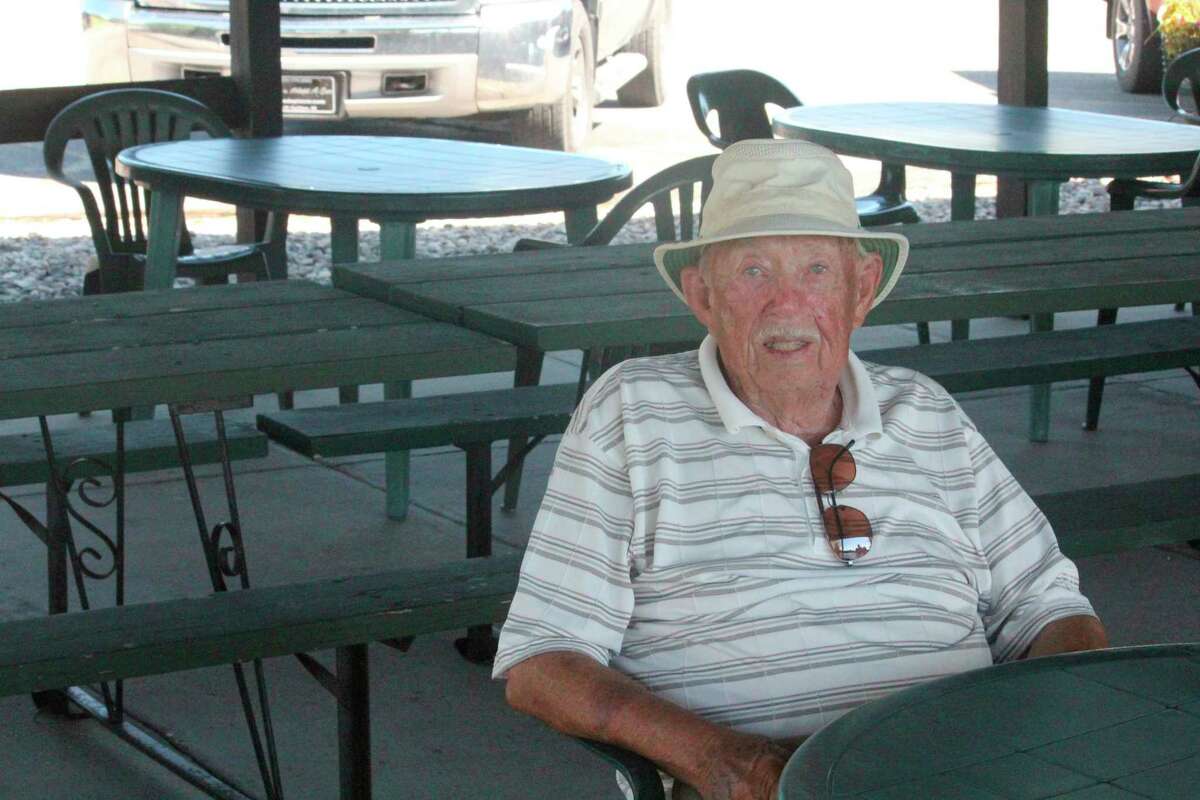 Reed City's Tom Alderson, 88, gets ready to play another round of golf. (Herald Review photo/John Raffel)