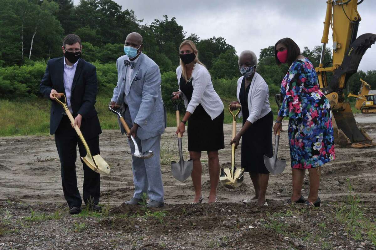 New Opportunities launches Torrington greenhouse project to grow