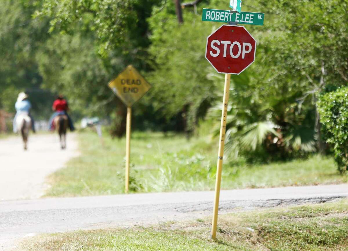 Harris County Commissioners Court unanimously votes to rename Robert E