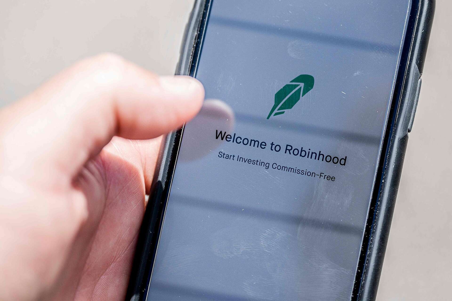 Robinhood under fire after flip-flopping on GameStop shares: What role did  tech play?