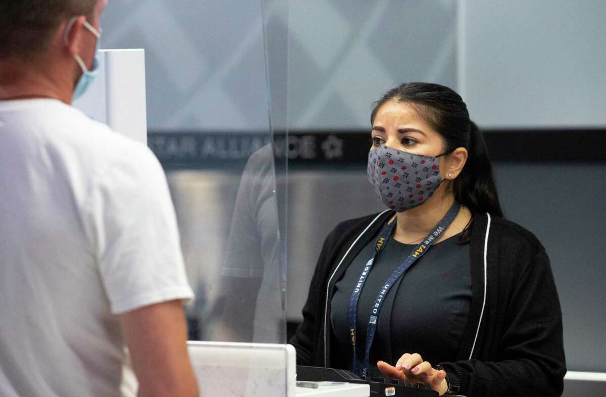 Travelers Beware: United passengers must wear mask in airport or risk ...
