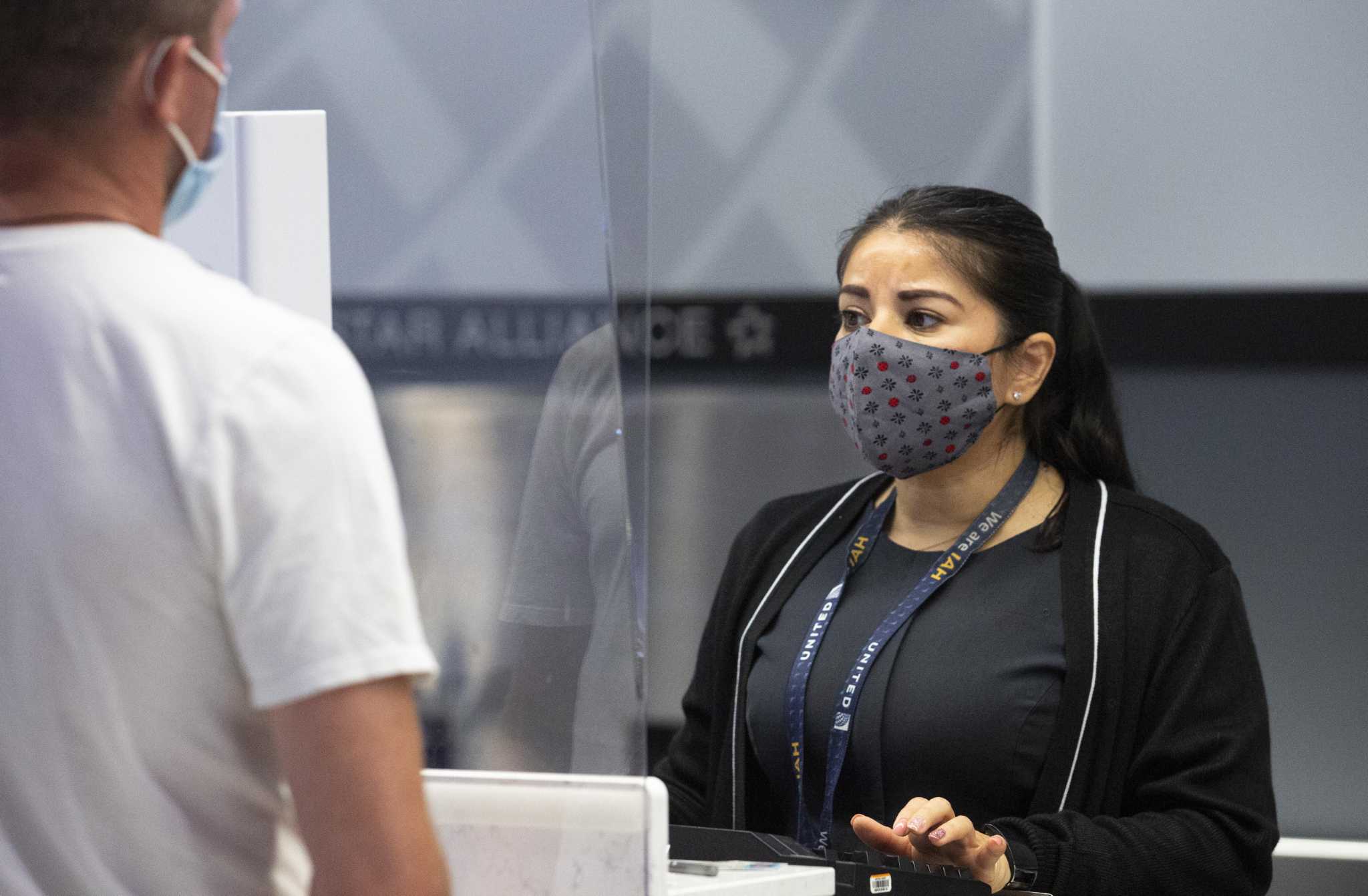 Travelers Beware United passengers must wear mask in airport or risk