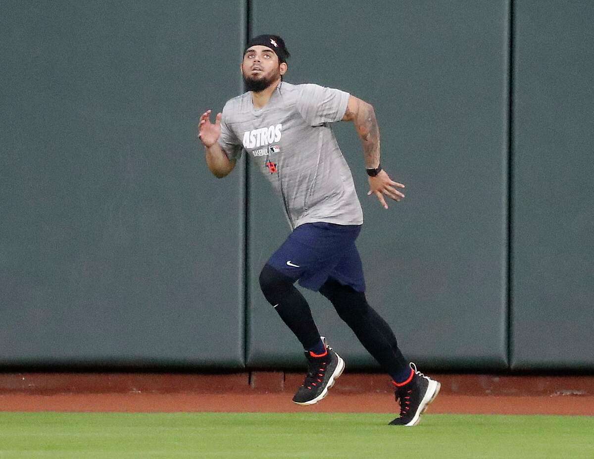 After reporting late and in what his manager deemed “fair shape,” Astros closer Roberto Osuna has done little more than run during summer camp.