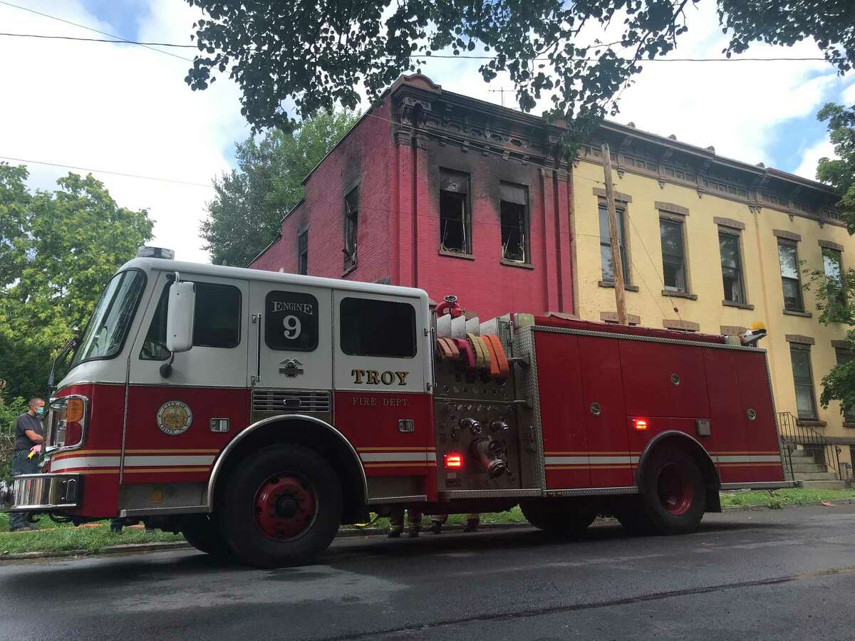 Troy fire sends 5 to hospital