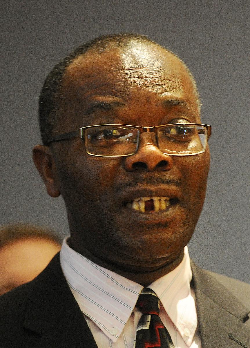 Police Bridgeport budget director charged with DUI after hitting tree