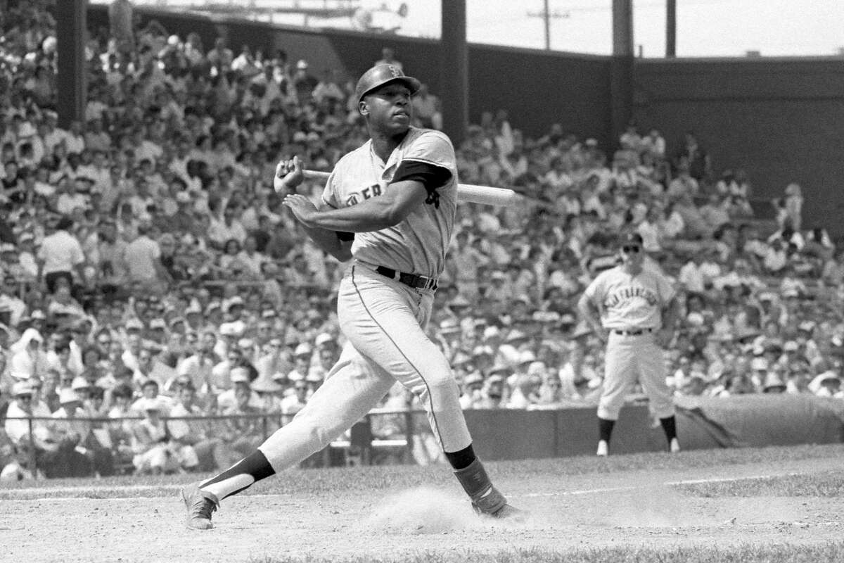 CINCINNATI, OH - 1960's: Firstbaseman Willie McCovey #44 of the San Francisco Giants swings at a pitch during a game in the 1960's against the Cincinnati Reds at Crosley Field in Cincinnati, Ohio. Willie McCovey0010 1960 Diamond Images