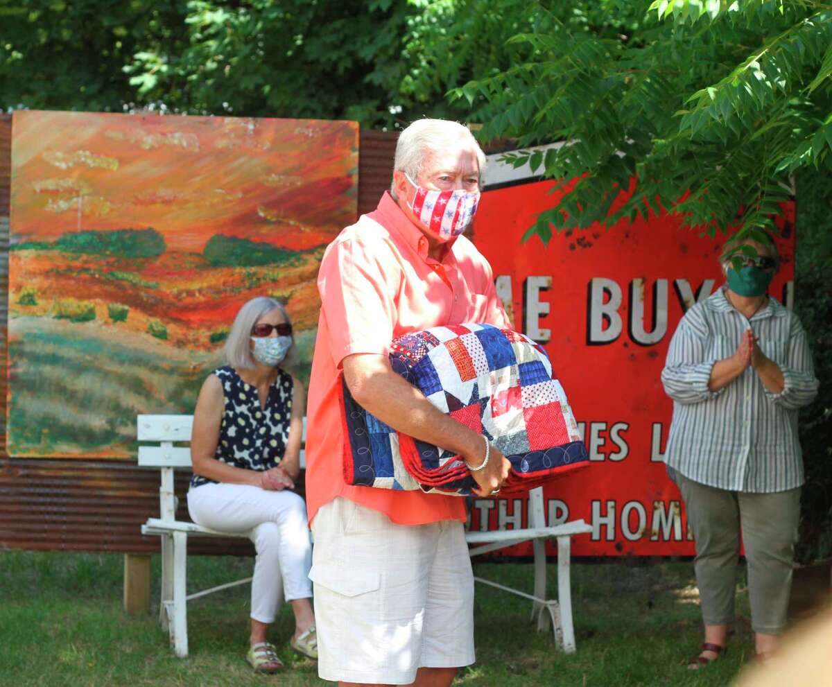 Onekama man awarded quilt in honor of 27 years service