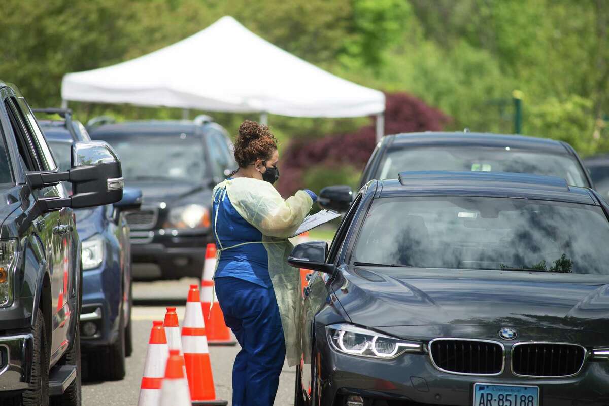 Previous town-wide COVID-19 testing opportunities the town sponsored drew many cars and people to the Recreation Center. This Saturday, July 25, testing will be done at Scotts Ridge Middle School from 11 to 3. Preregistration is recommended.