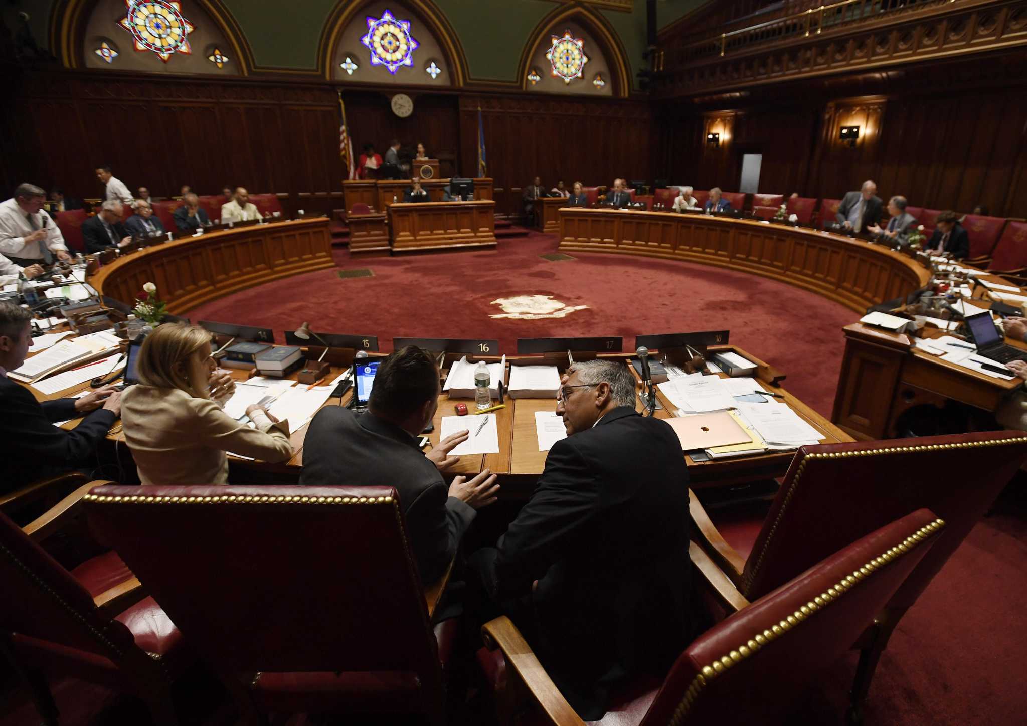 Mailin balloting easily passes state Senate