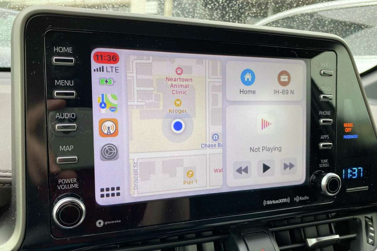 Wireless Apple CarPlay adapter is cool once you get it working