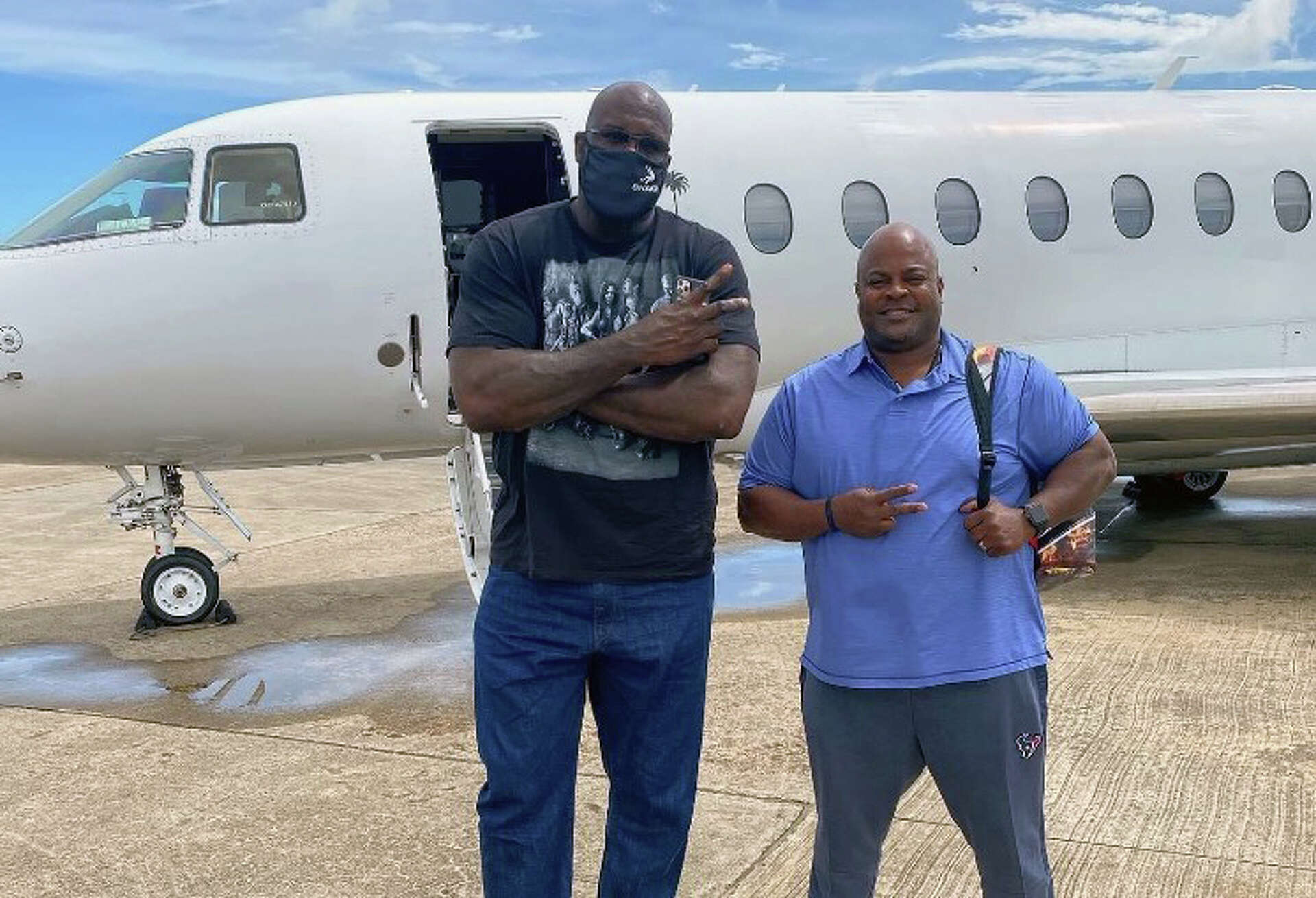 NBA Hall of Famer and 'Inside the NBA' host Shaquille O'Neal grabs dinner at Houston's Jax Grill