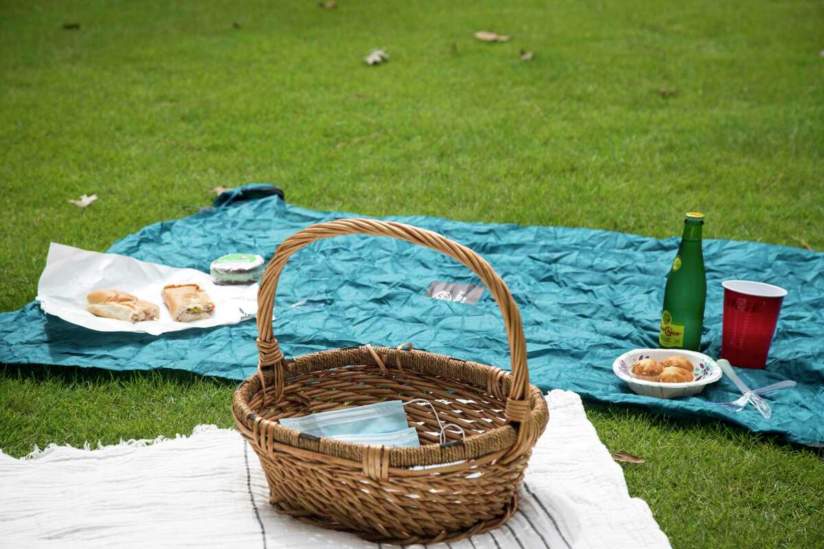 There will be a community picnic to celebrate Highland Farm's soft opening.