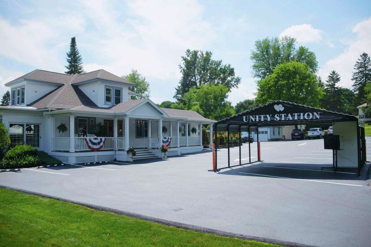 Ballston Lake funeral home offers drivethrough wakes