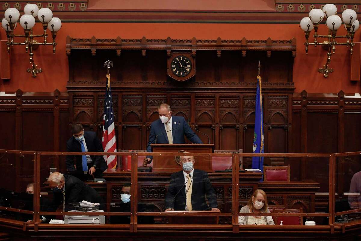 House clears absentee ballots for fall elections