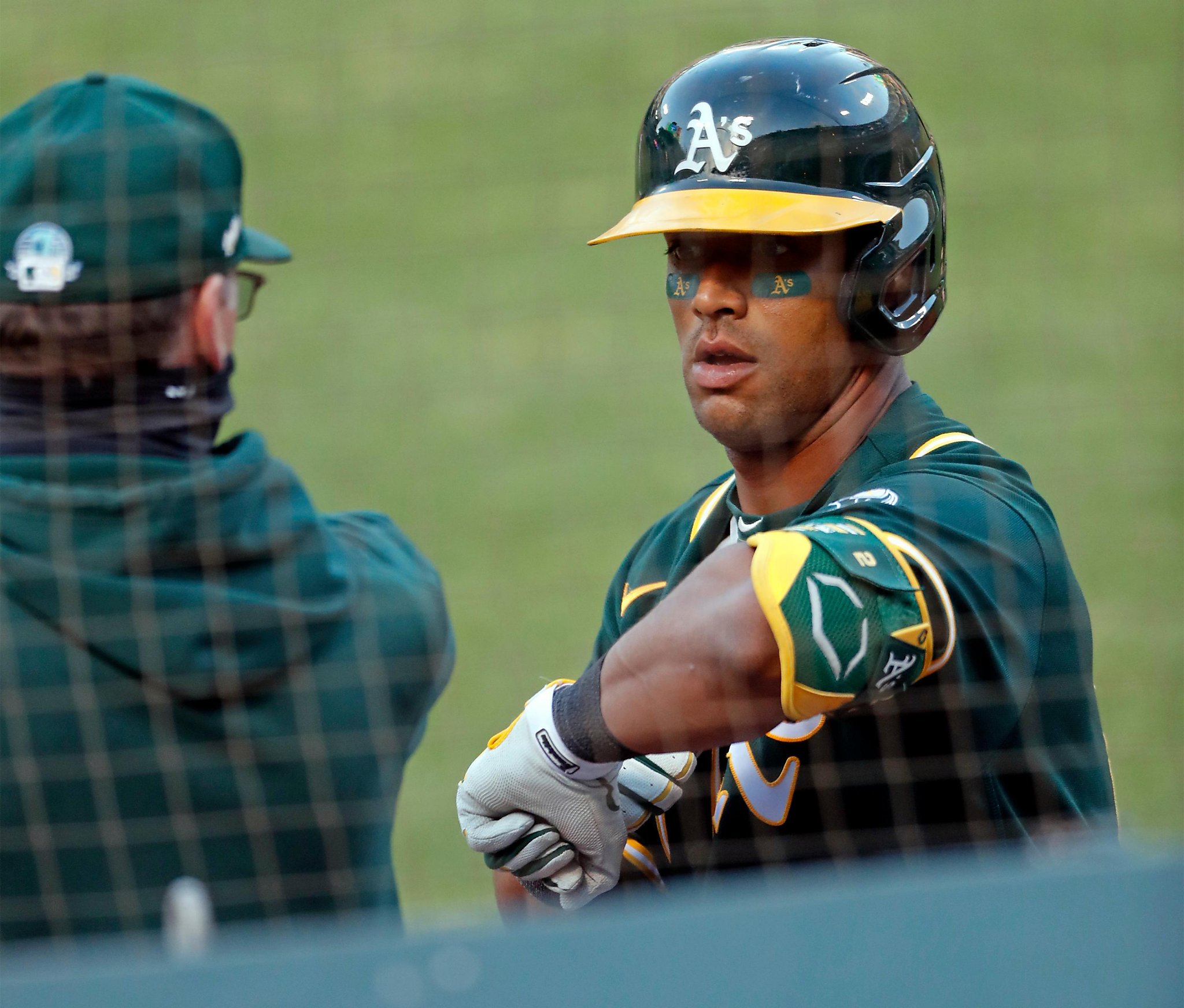 Khris Davis returns to A's, slugger back for stretch run