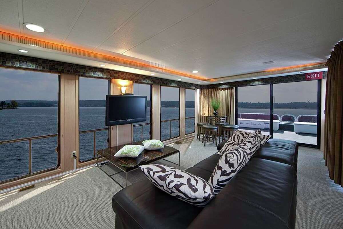 Margaritaville on Lake Conroe plans yacht tours