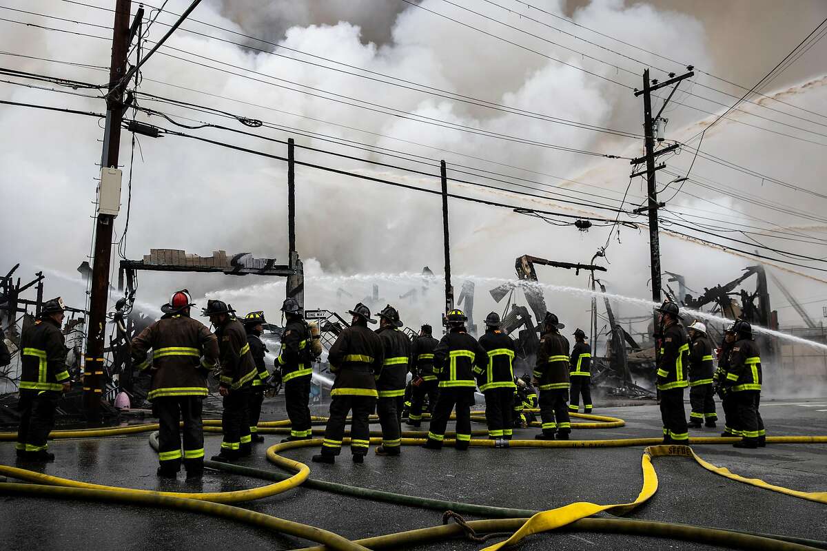 Huge Fire Near Central Freeway In SF Spreads To Multiple Buildings ...