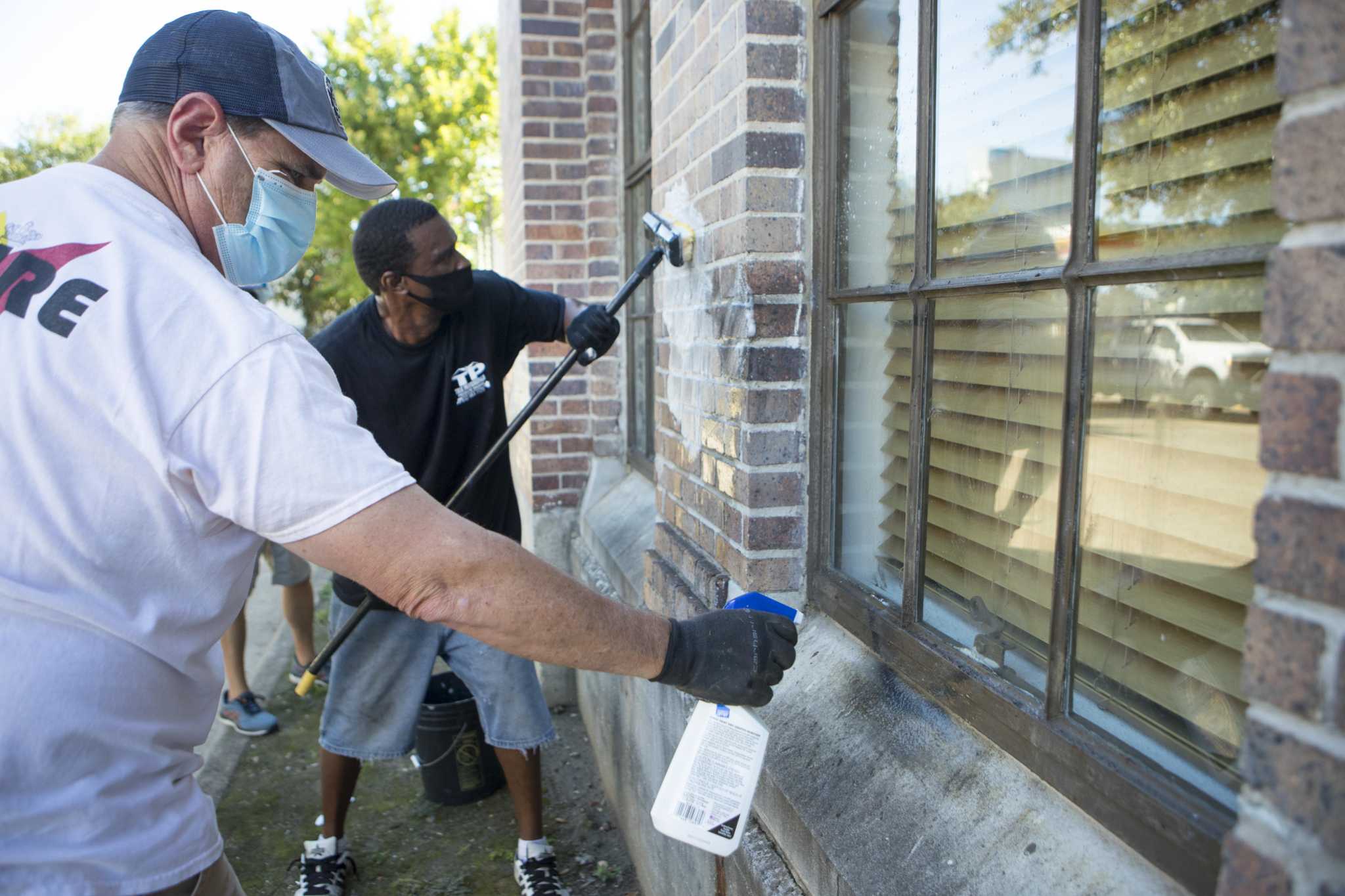 Vandals spray-paint crude swastika, other markings on Houston's Buffalo ...