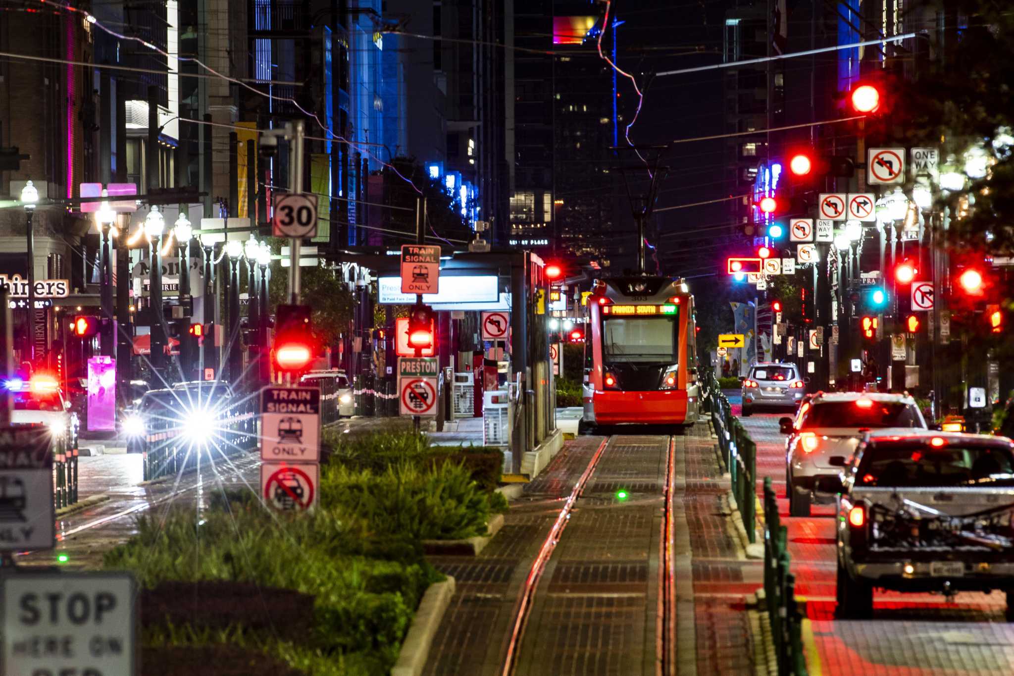 Idea to rescue bars, restaurants in downtown Houston would put